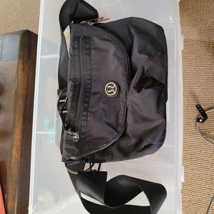 Lululemon festival bag